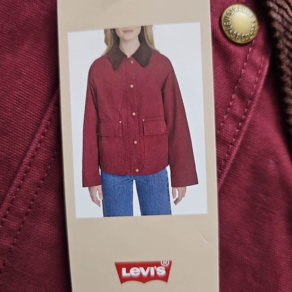 Levi's Women's Maroon Button Down Shirt with Brown Collar